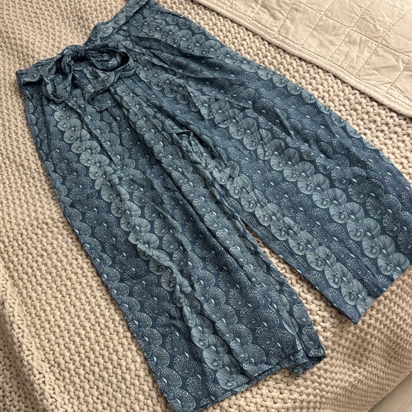 Manaola blue lei kupe’e laurea kulot cropped pants - Picture 1 of 3